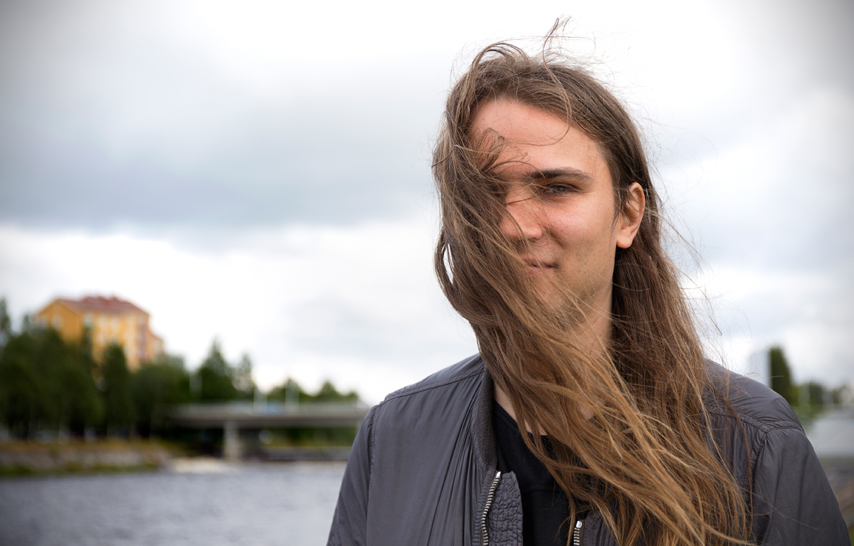 Kun kaikki muut räppärit Henri Pulkkisen ympärillä halusivat tehdä nuorena soololevyn, hän koki toisin. ”Ajattelin, etten ollut tarpeeksi hyvä.”