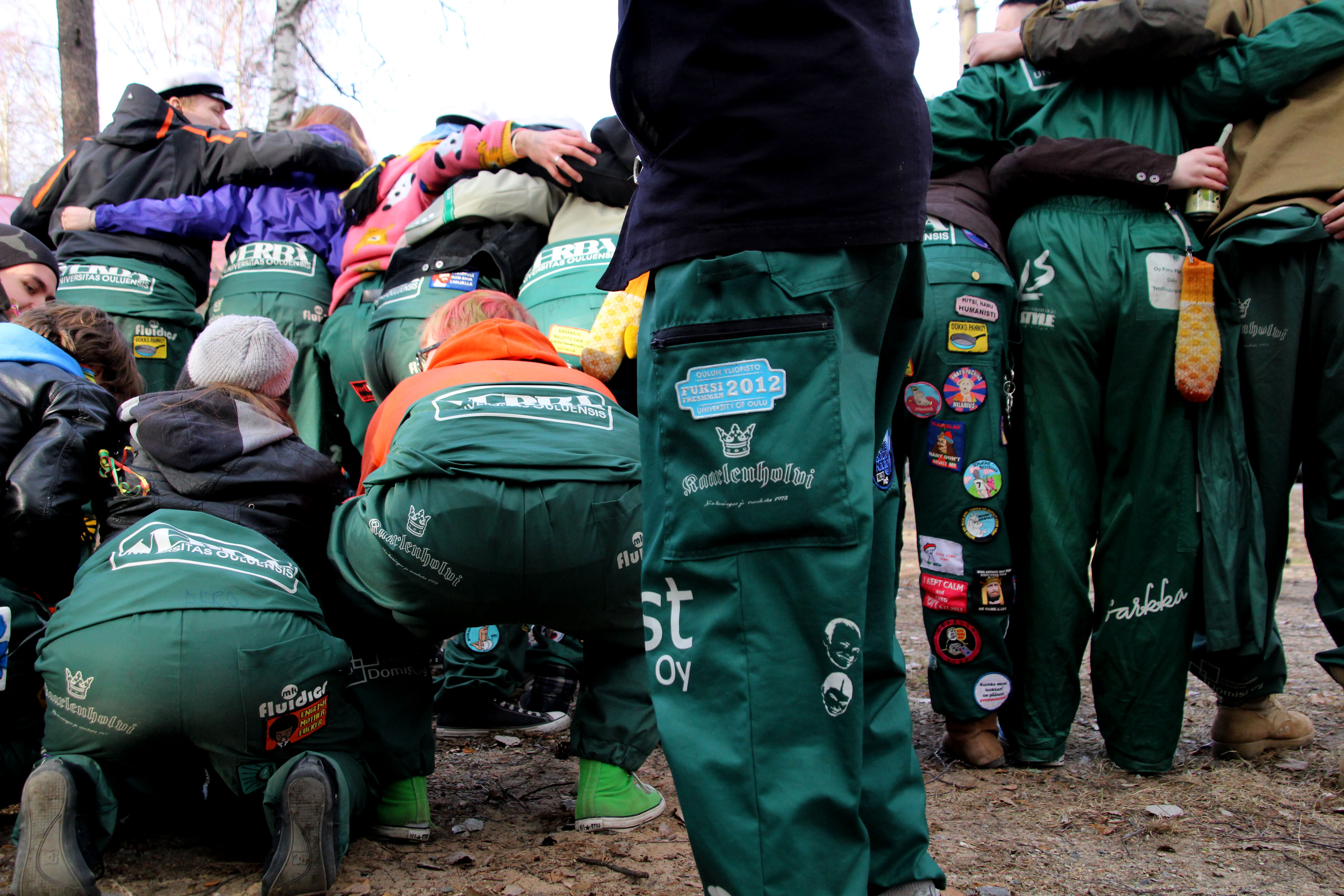 Miksi Verba haukkuu teekkareita fuksivalassaan?