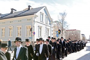 Oulun ylioppilaslehti 2017.