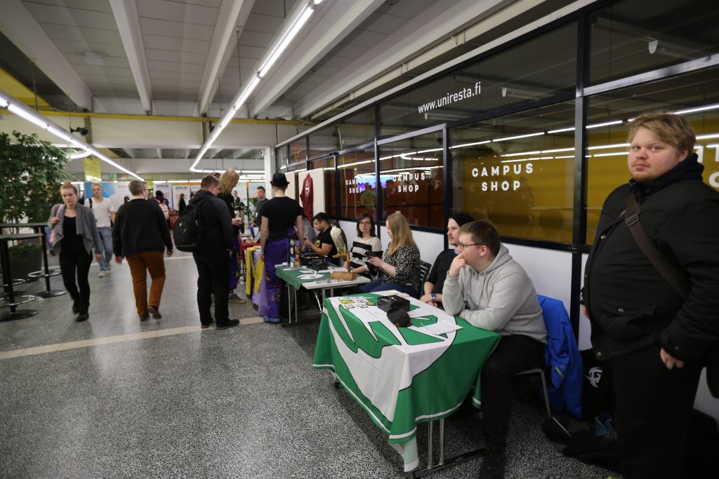 Oulun ylioppilaslehti 2017.