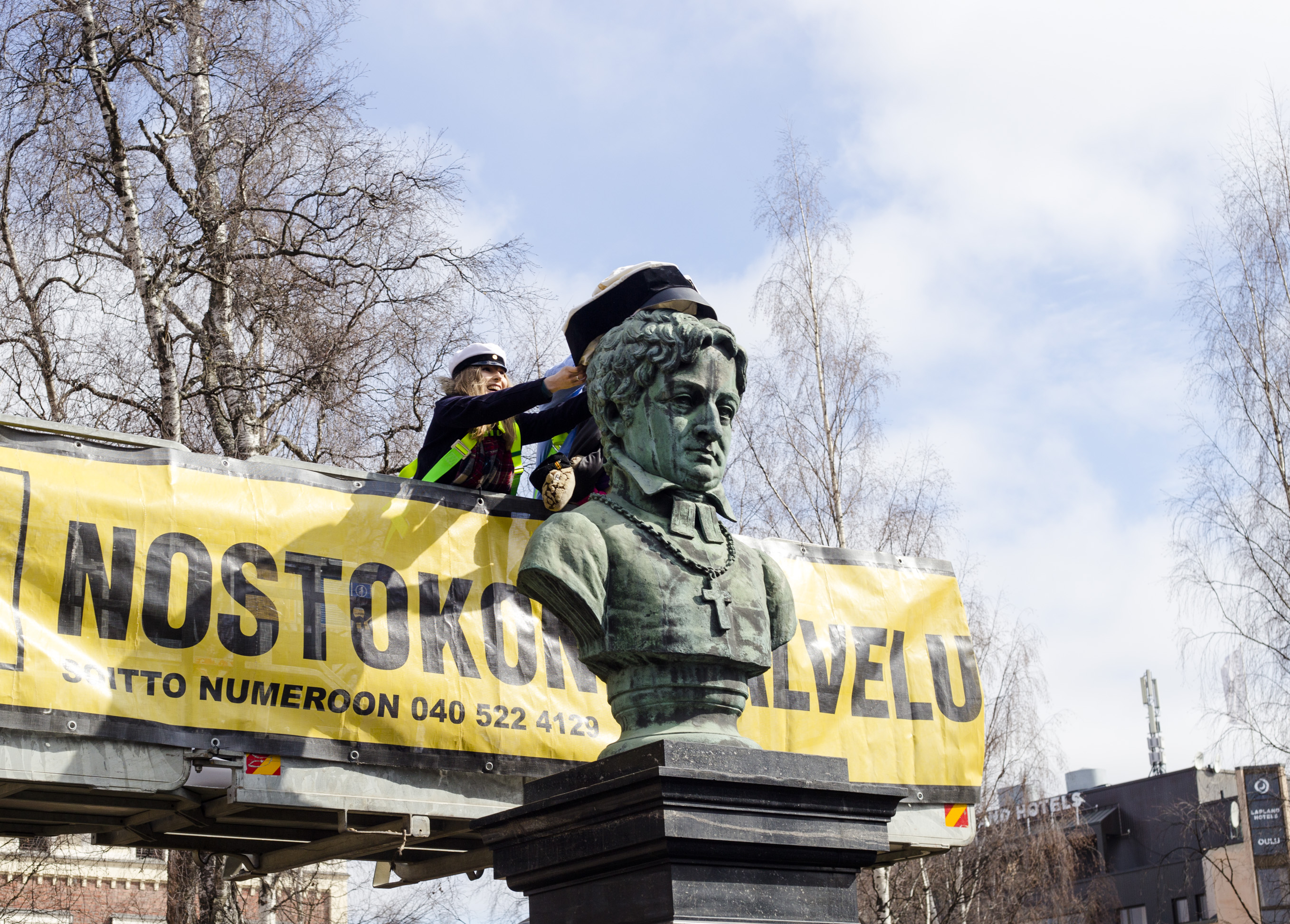Kuvagalleria: Franzén sai lakkinsa ja fuksit kasteensa auringonpaisteessa
