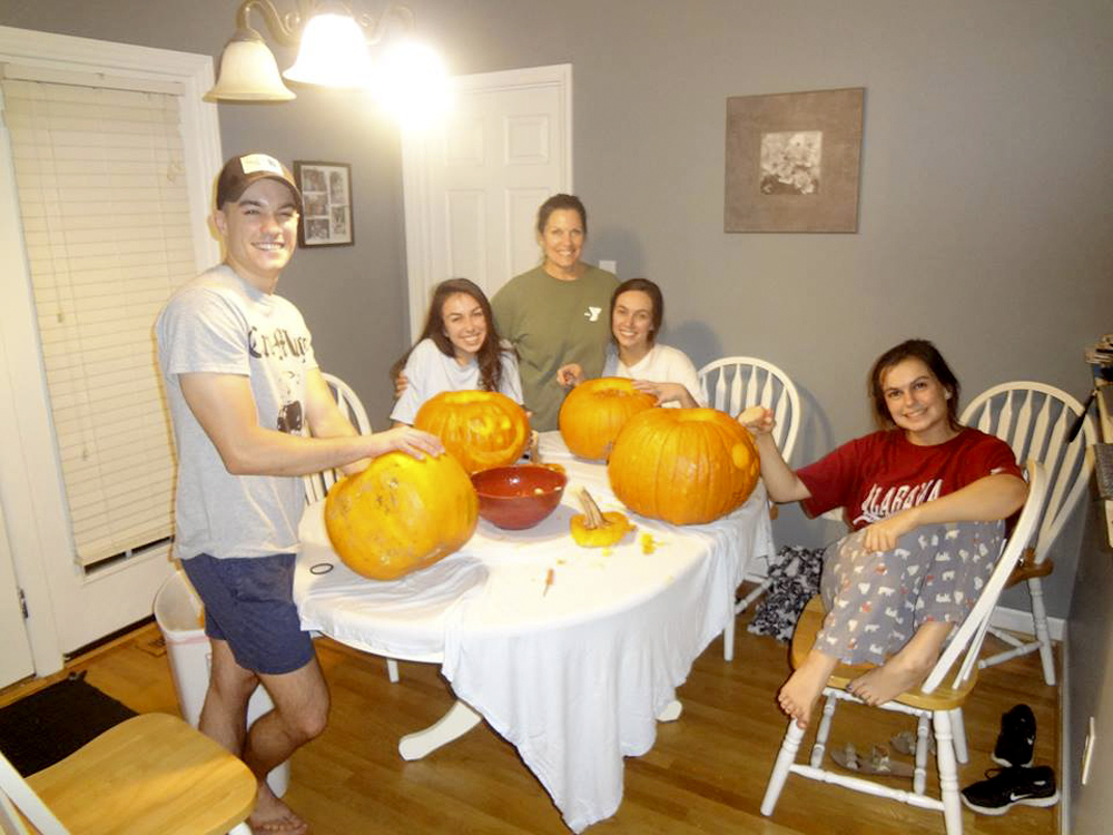 Halloween 2017: Our annual family tradition is still going strong. Last year carving pumpkins with my mom and siblings.