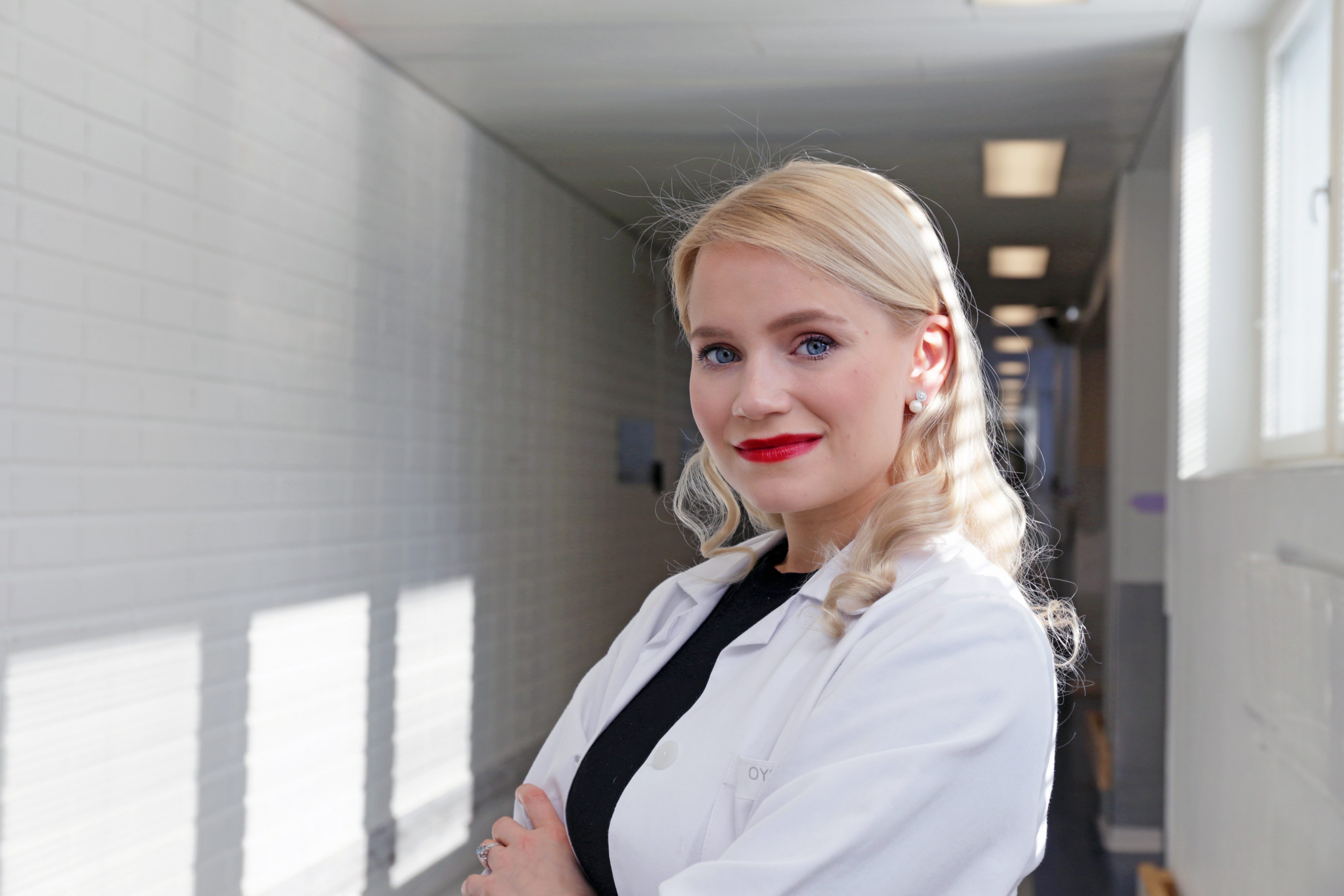 Vuoden Kandikollegaksi valittu Isabella Niemelä kehuu Oulun lääketieteen opiskelijoiden yhteisöllisyyttä ja auttamisenhalua. Hänen kokemuksensa mukaan opiskelu Oulussa ei ole kilpailuhenkistä  – päin vastoin.